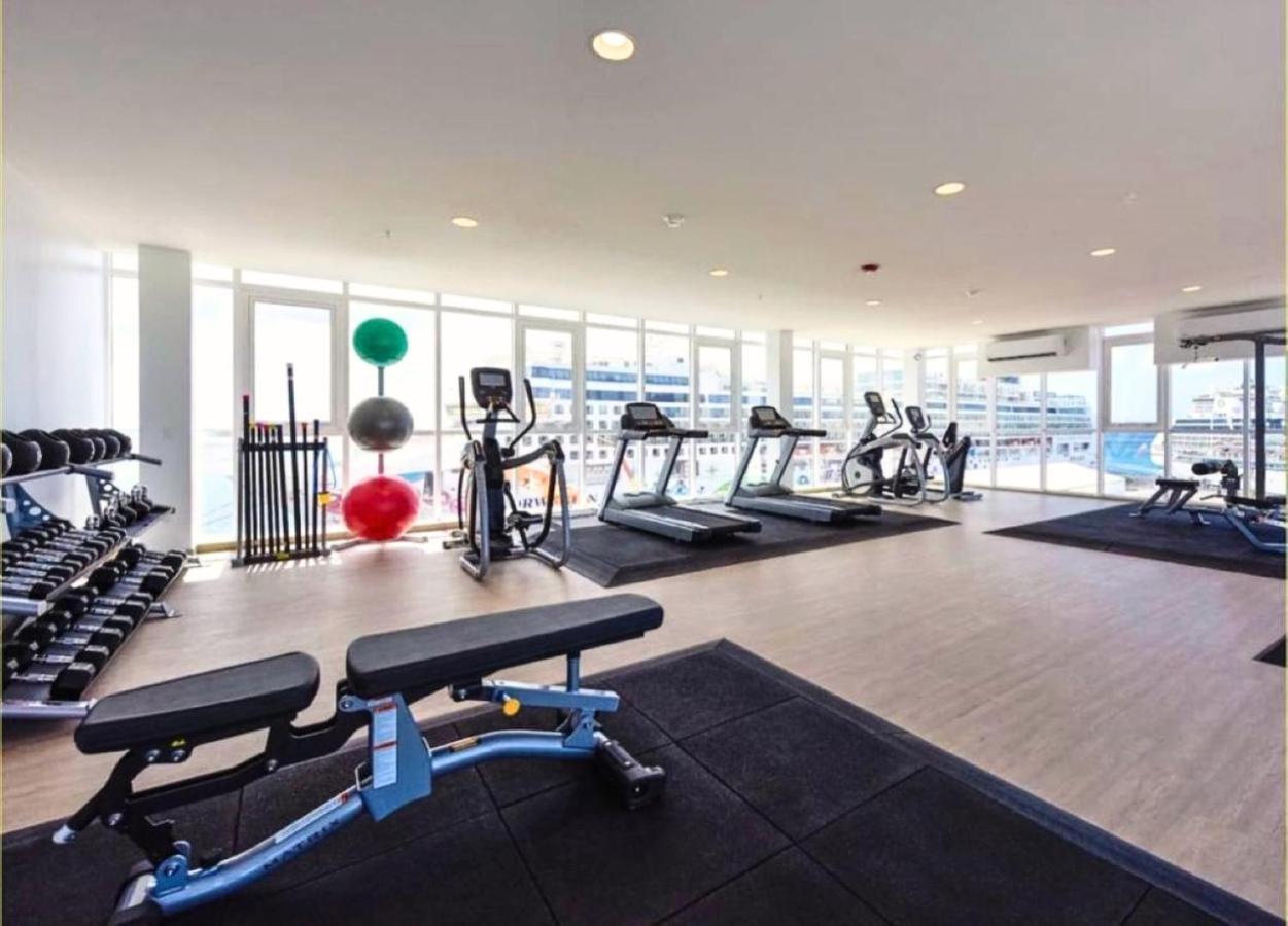 Stylish Luxury Condo, Central Location, Ocean View, Pool, Gym โอรันเยสตัด ภายนอก รูปภาพ