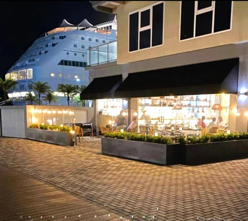 Stylish Luxury Condo, Central Location, Ocean View, Pool, Gym โอรันเยสตัด ภายนอก รูปภาพ