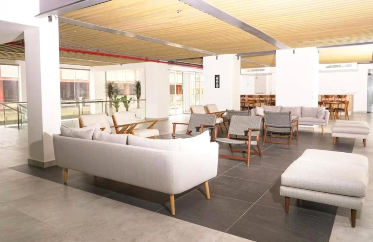 Stylish Luxury Condo, Central Location, Ocean View, Pool, Gym โอรันเยสตัด ภายนอก รูปภาพ